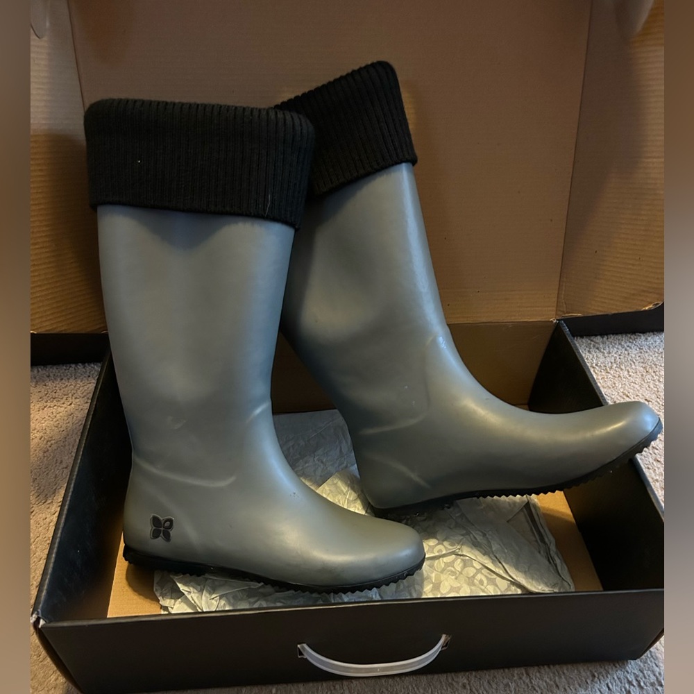 Butterfly twists rain boots - Picture 2 of 2